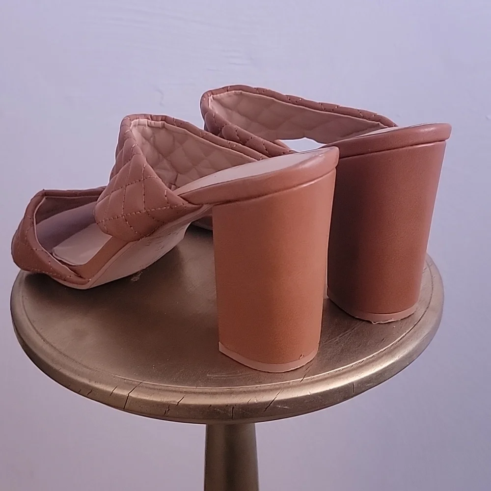 TAN HEEL SANDALS - Picture 4 of 4